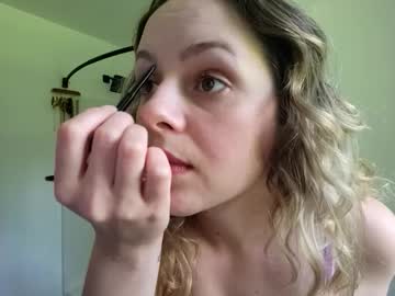 Astelindigo Chaturbate stream image from May 28, 2025