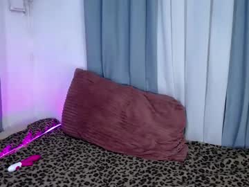 Zizi_Love Chaturbate stream image from May 28, 2025