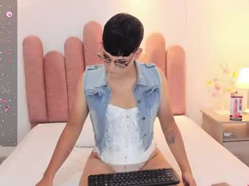 Mackenzie2_ Chaturbate stream image from May 28, 2025