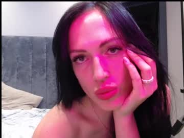 Marinel382906 Chaturbate stream image from May 28, 2025