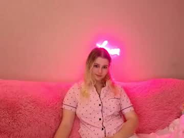 Nikolnikki Chaturbate stream image from May 28, 2025