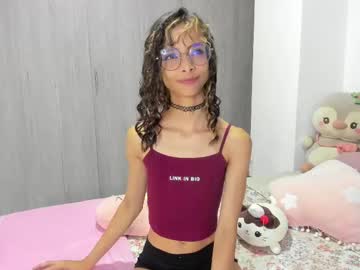 Littlemoon18 Chaturbate stream image from May 29, 2025