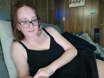 Daisyr0se32 Chaturbate stream image from May 29, 2025