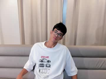 Jakelux_Long Chaturbate stream image from May 29, 2025