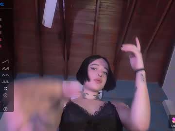 Ariana_Whitee Chaturbate stream image from May 29, 2025
