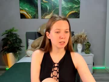 Liyamayer Chaturbate stream image from May 29, 2025