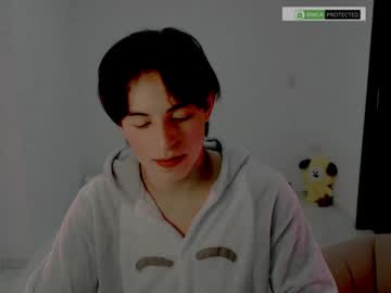 Littlezhalem Chaturbate stream image from May 29, 2025