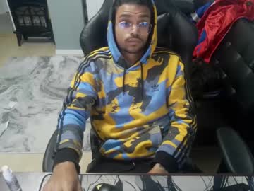 Navonimoo Chaturbate stream image from May 29, 2025