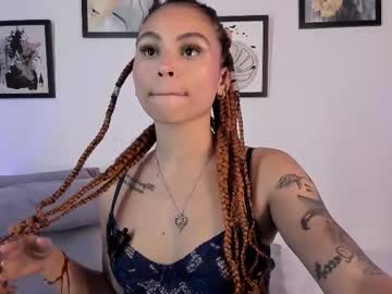 Marivimichel01 Chaturbate stream image from May 29, 2025