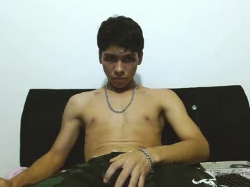 Davidh0t69 Chaturbate stream image from May 29, 2025