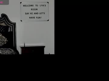 Juicylya Chaturbate stream image from May 29, 2025