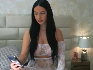 Luanaxdess Chaturbate stream image from May 29, 2025