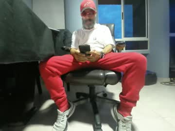 Serioyhetero19 Chaturbate stream image from May 29, 2025