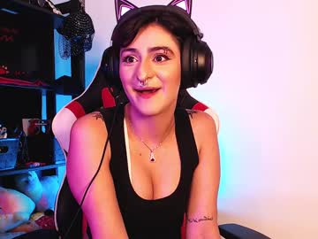 Maevemads Chaturbate stream image from May 30, 2025