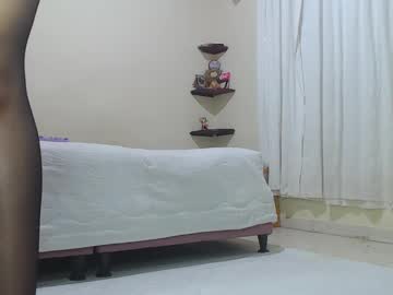 Yulexa2230 Chaturbate stream image from May 30, 2025