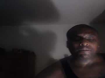 Hungluv1 Chaturbate stream image from May 30, 2025