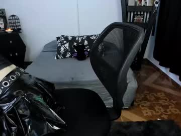 Dimmuanddarkness Chaturbate stream image from May 30, 2025