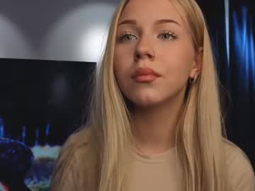 Honneybunneey Chaturbate stream image from May 30, 2025