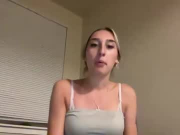 Mckenziefoster Chaturbate stream image from May 30, 2025