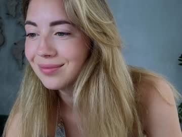 Emmi_Rosee Chaturbate stream image from May 30, 2025