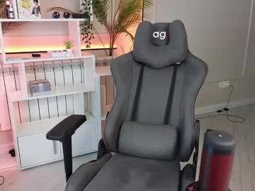 Telepuzik1 Chaturbate stream image from May 30, 2025