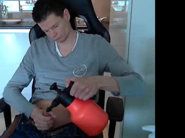 Hollandron Chaturbate stream image from May 30, 2025