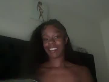 Missjuicyfee Chaturbate stream image from May 30, 2025