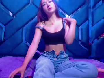 Emy_Latin Chaturbate stream image from May 30, 2025