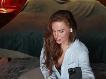 Foxyrush Chaturbate stream image from May 30, 2025