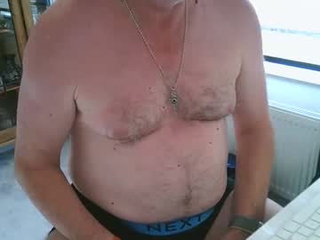 Kippertop Chaturbate stream image from May 30, 2025