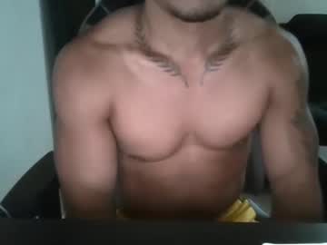 Yimmi_Latino Chaturbate stream image from May 30, 2025