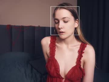 Philippabluitt Chaturbate stream image from May 30, 2025