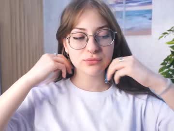 Wildahemsley Chaturbate stream image from May 30, 2025