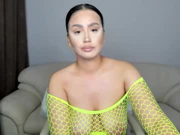 Jessydevine Chaturbate stream image from May 30, 2025