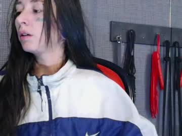 Enchantressqueen Chaturbate stream image from May 31, 2025