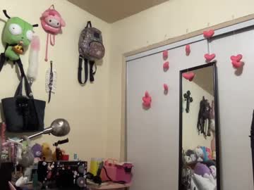Sweetlildoe Chaturbate stream image from May 31, 2025