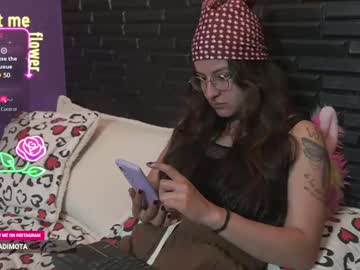 Miadimota Chaturbate stream image from May 31, 2025