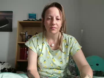 Alice8363 Chaturbate stream image from May 31, 2025