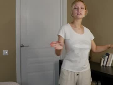 Sheenagambell Chaturbate stream image from May 31, 2025