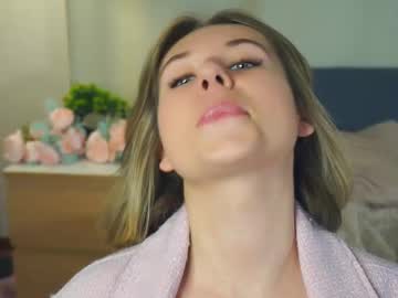 Darelenebeverley Chaturbate stream image from May 31, 2025