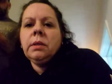 Beckycouple Chaturbate stream image from May 31, 2025