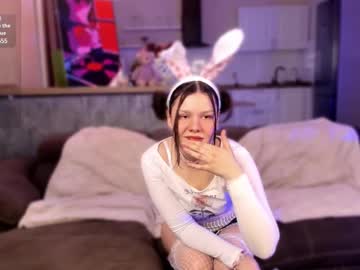 Edinafears Chaturbate stream image from May 31, 2025