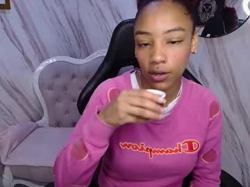 Violeth_B Chaturbate stream image from May 31, 2025