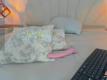 Martinamiller7 Chaturbate stream image from May 31, 2025
