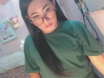 Your_Bea_Trixx Chaturbate stream image from May 31, 2025