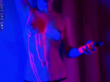 Littlefoxyyy Chaturbate stream image from May 31, 2025