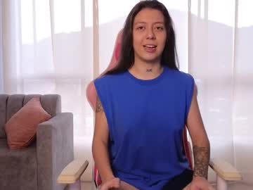 Karollhorny Chaturbate stream image from May 31, 2025