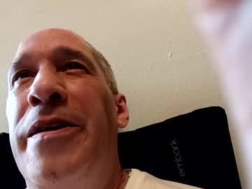 Eddiegetsblowjob321 Chaturbate stream image from May 31, 2025