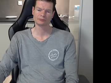 Hollandron Chaturbate stream image from May 31, 2025