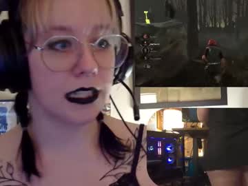 Alicequ1nn Chaturbate stream image from June 01, 2025